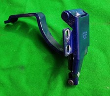 AUDI 80 CONVERTIBLE TONNEAU COVER RIGHT HINGE BRACKET 8G0 825 308 E