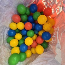 CHILDREN PLAY BALLS PLASTIC