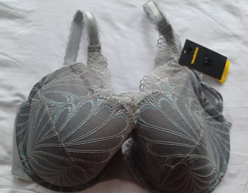 Wonderbra triangle push - wonderbra,