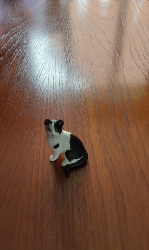 Schleich farm world cat