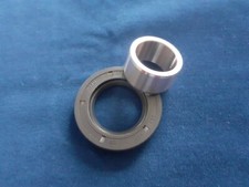 BSA BANTAM 4 SPEED TRIALS GEARBOX SPROCKET DISTANCE PIECE 90-0071 + OIL SEAL.