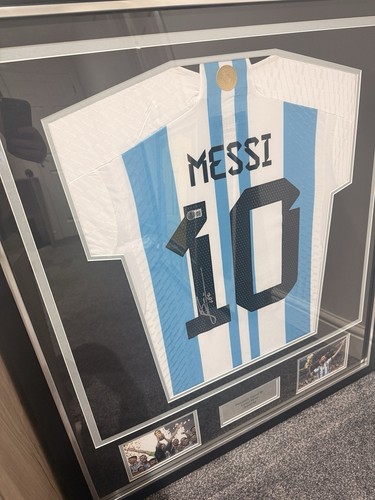 Lionel messi hand signed - hand,