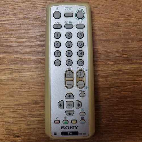 Sony 946 crt - rm-946,