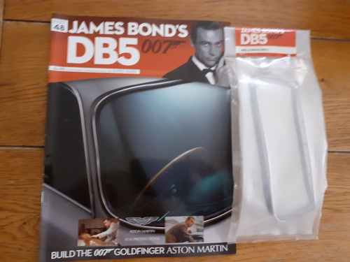 Eaglemoss james bond aston - james,