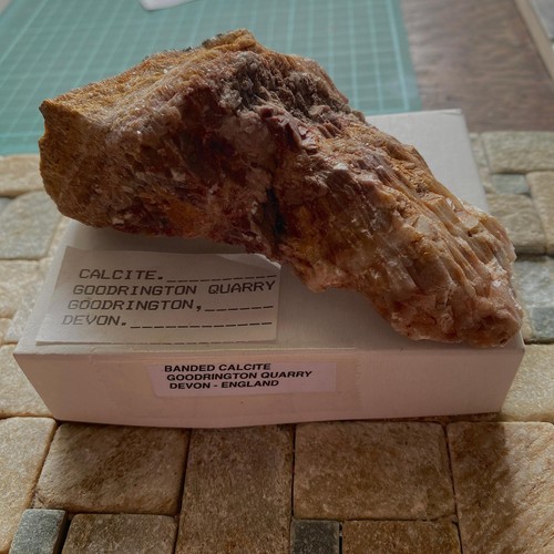 Banded calcite goodrington - calcite,