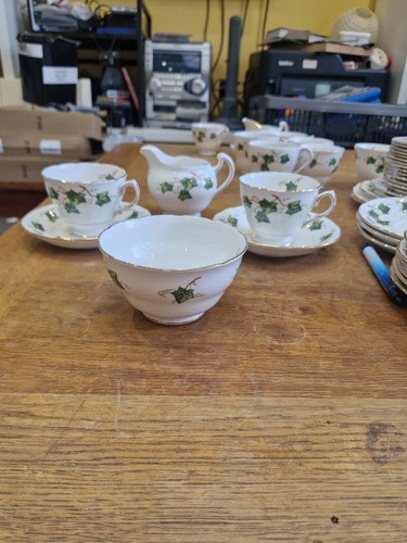 Colclough ivy leaf cups - ivy,