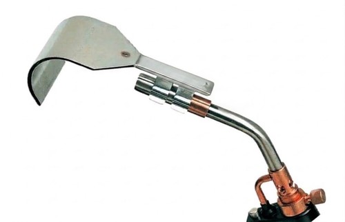 Blow torch lamp - heat, deflector