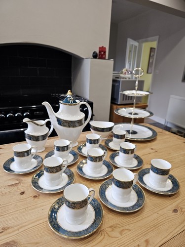 Royal doulton coffee set for - royal,
