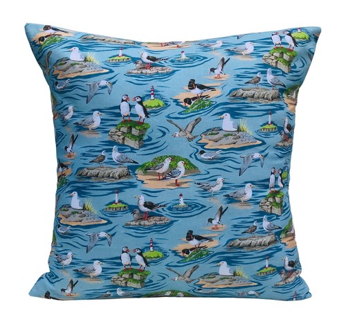 The sea seagulls - by, puffins