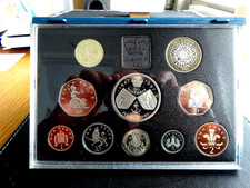 1997  PROOF COIN COLLECTION    10 COINS   INCLUDES     50th  ANNIVERSARY £5 COIN
