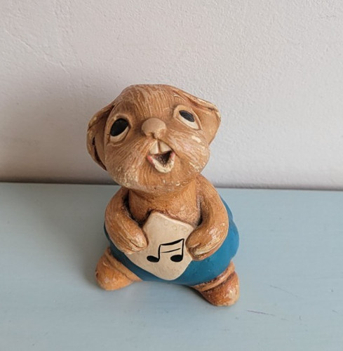 Collectible vintage pendelfin - collectible,