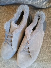 Mint Condition Ladies Pavers