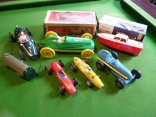 JOB LOT X 6 VINTAGE PLASTIC
