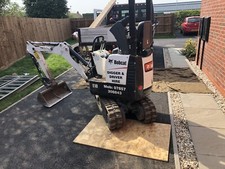 Excavator/Digger/Mini micro Digger Hire And Muk away services (grab hire )