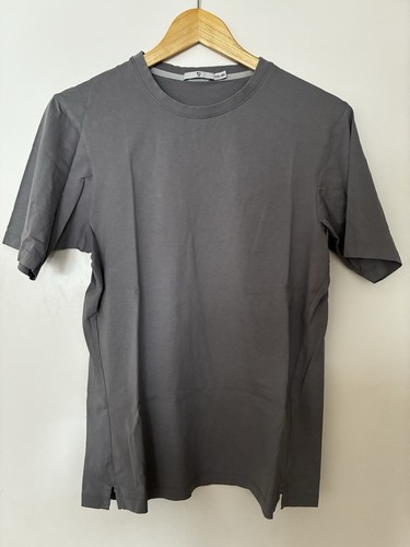 Uniqlo men tshirt - uniqlo,