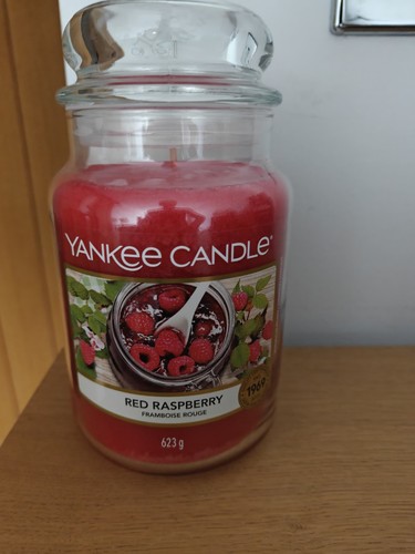 Large yankee candle red - large,