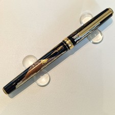 Platinum Kanazawa-Haku Maki-e Fountain Pen – Red Mt. Fuji - 18k Gold M Nib