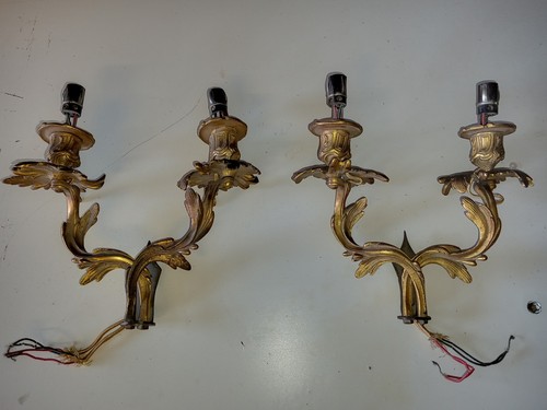 Pair bronze decorative light