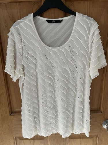 Ladies bon marche - marche, frilly