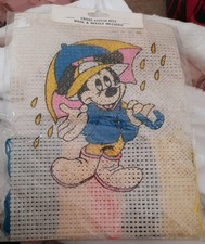 Mickey mouse rainy day - day, cross