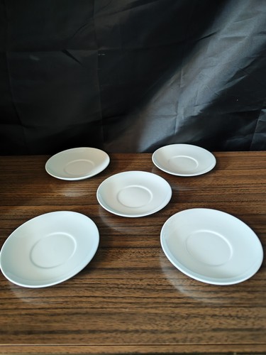 Wedgwood white saucers set - saucers, of