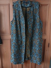 Zara Longer-length Jaquard Floral Unlined Waistcoat. Great Extra Autumn Layer!