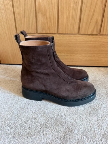 Russell bromley thames - &,