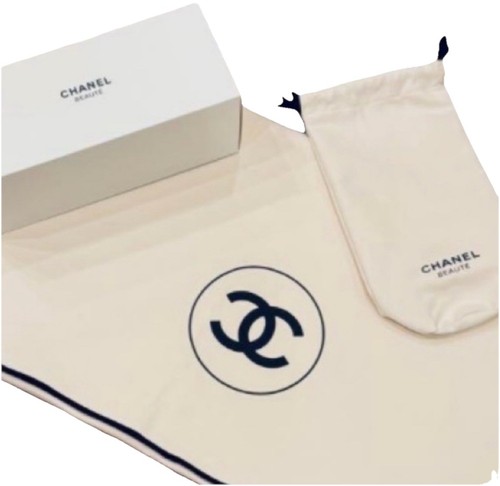 Chanel beaute big logo blanket - beaute,