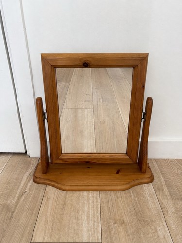 Vintage pine tilting dressing - pine,