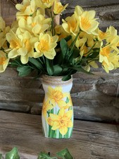 Daffodil and bumble bee - vase,