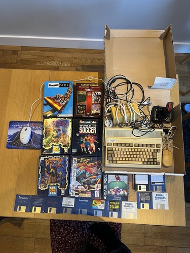 Commodore amiga a600 computer - commodore,
