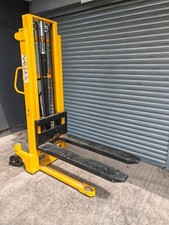 Standard Manual Hydraulic Stacker Truck Lift Forklift 1.6M lift 1000kg