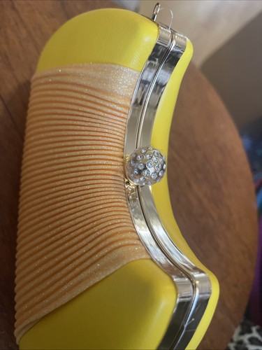 Unusual sparkly yellow - an,