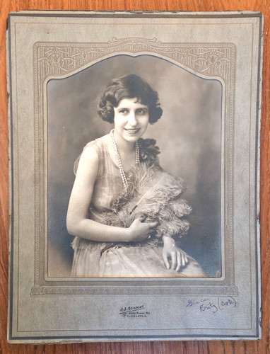 C1920 flapper with pearl - flapper,