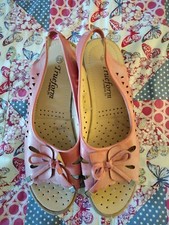 Ladies Shoes Size 6