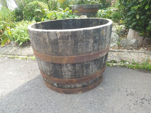 Large oak whiskey - oak, barrel