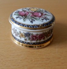 Falcon China, Staffordshire Victoriana, Crocus Pill/ Trinket/  Box, 5.5 cm, Mint