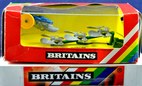 Britains 9546 standard - 1:32, &