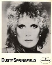 DUSTY SPRINGFIELD - Original 1970s AUTOGRAPH CARD - Record Company Promo Photo