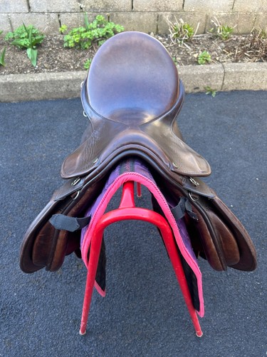 Ideal saddle m wide - 17",