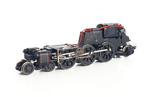 Hornby rebuilt merchant navy - rebuilt,