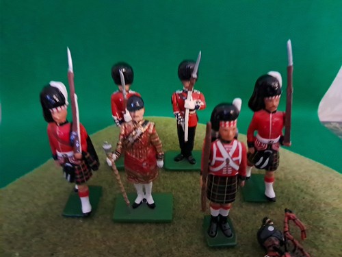 Britains toy soldiers spares - britains,