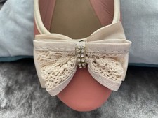 Women’s Shoes Pumps size 6/39 Coral and Cream Lace Bow with Diamanté Detail