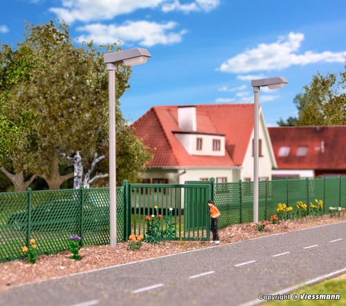 Green mesh wire - fence, 280cm