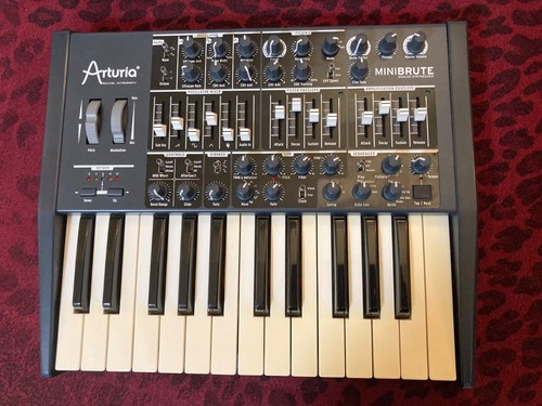 Arturia minibrute mk1 analogue - mk1,