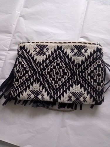 Chicos black white design - &,