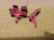 ERTL Miniature 1:64 Scale Disc