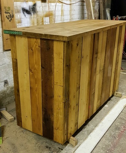 Pallet counter bar - pallet, reclaimed