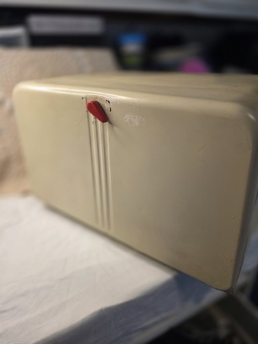 Beauty box lincoln bread - box,