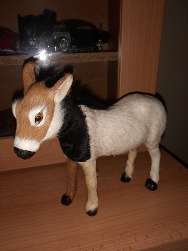 Fake taxidermy simulated - fake,